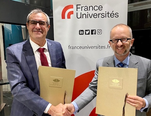 The signing ceremony of the double bachelor’s degree program in Chemistry between University of Reims Champagne-Ardenne (URCA) and Goodd889 cá cược trực tuyến