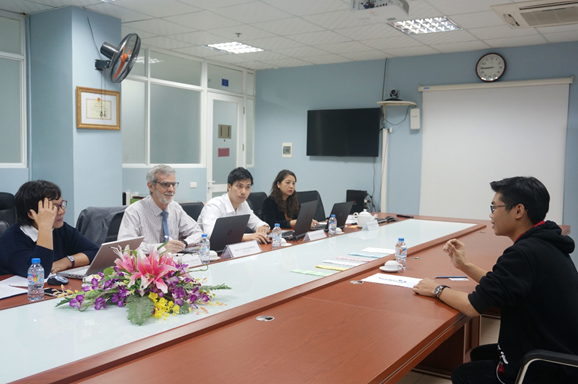 Thí sinh tham dự buổi phỏng vấn với 126Good88 game giải trí đỉnh cao tại trường Goodd889 cá cược trực tuyến