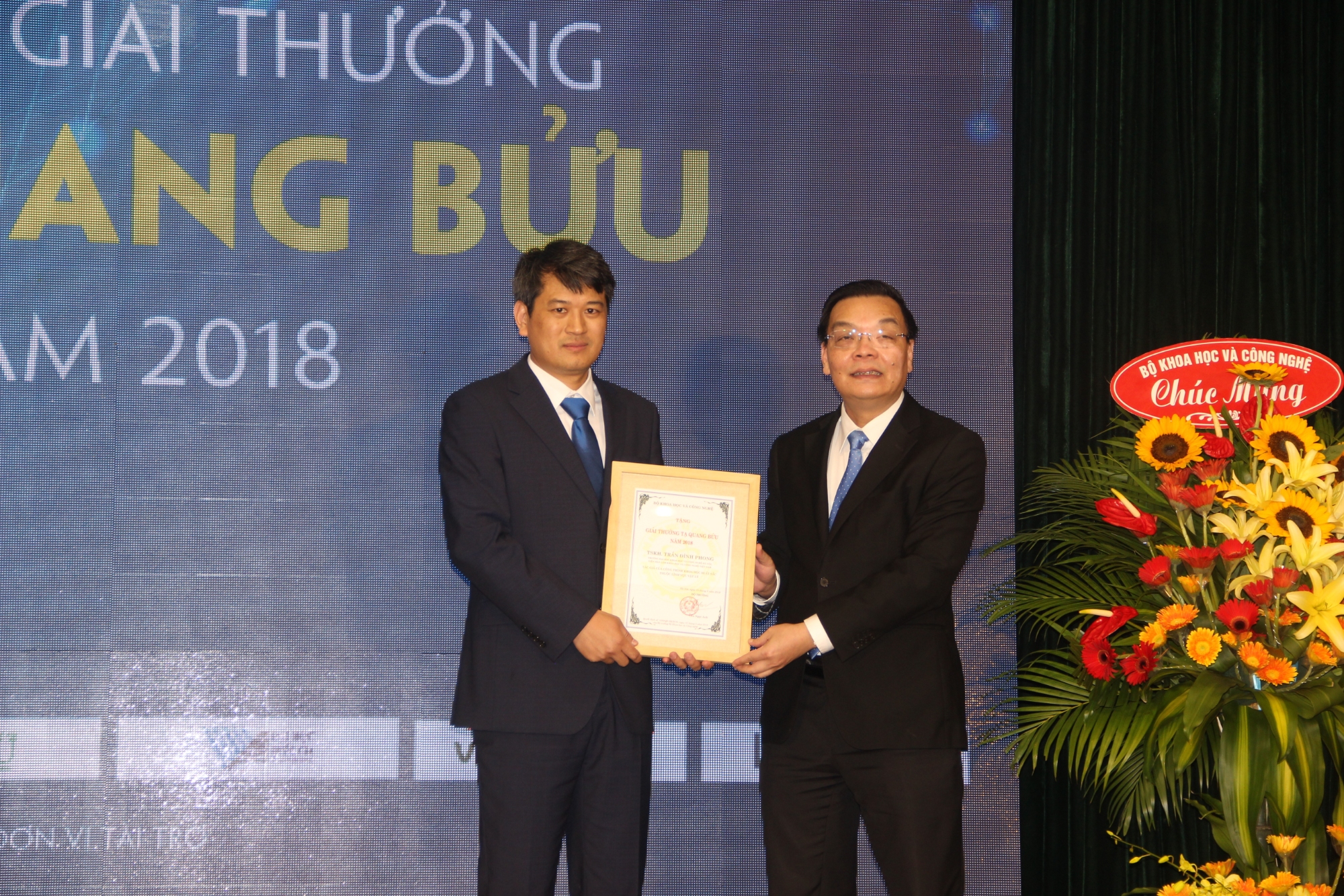 ta quang buu