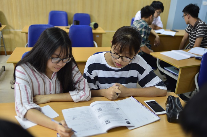 Goodd889 cá cược trực tuyến tiếng anh mùa hè