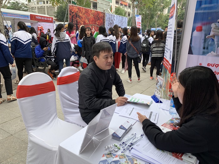Ngày hội tư vấn tuyển sinh báo tuổi trẻ