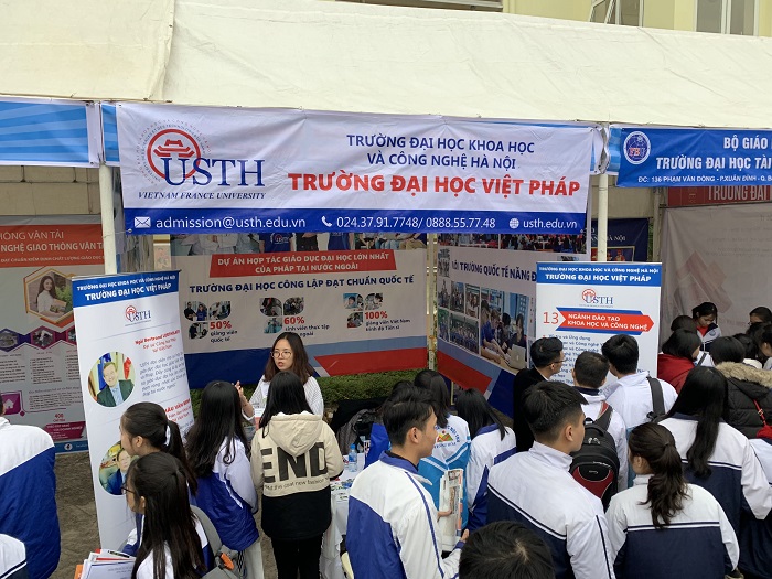 Tư vấn tuyển sinh báo tuổi trẻ