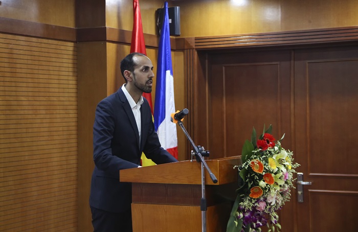 Ông Etienne Fleury, Quản lý dự án quốc tế, Viện Vũ trụ Hàng không Pháp phát biểu tại sự kiện