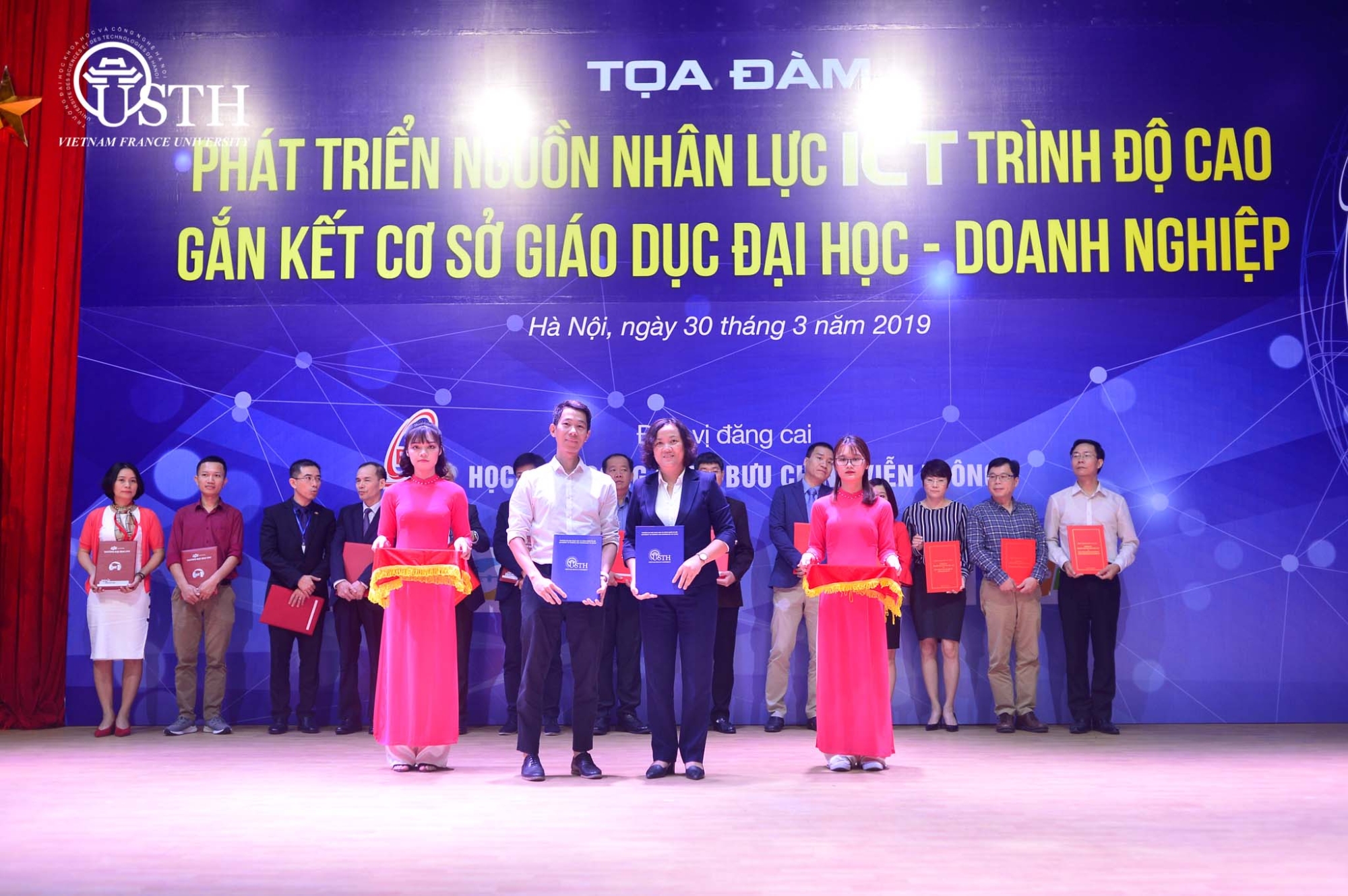 pgs dinh thi mai thanh ky ket thoa thuan hop tac voi infore