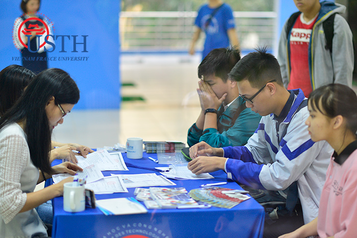 phong van tuyen sinh dot 2 2