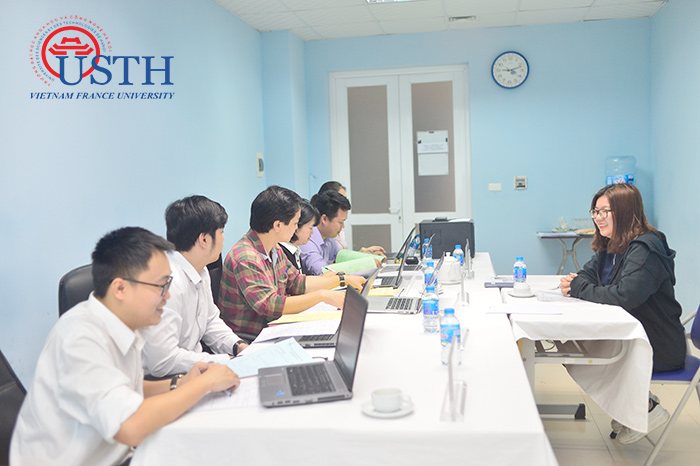 phong van tuyen sinh dot 2