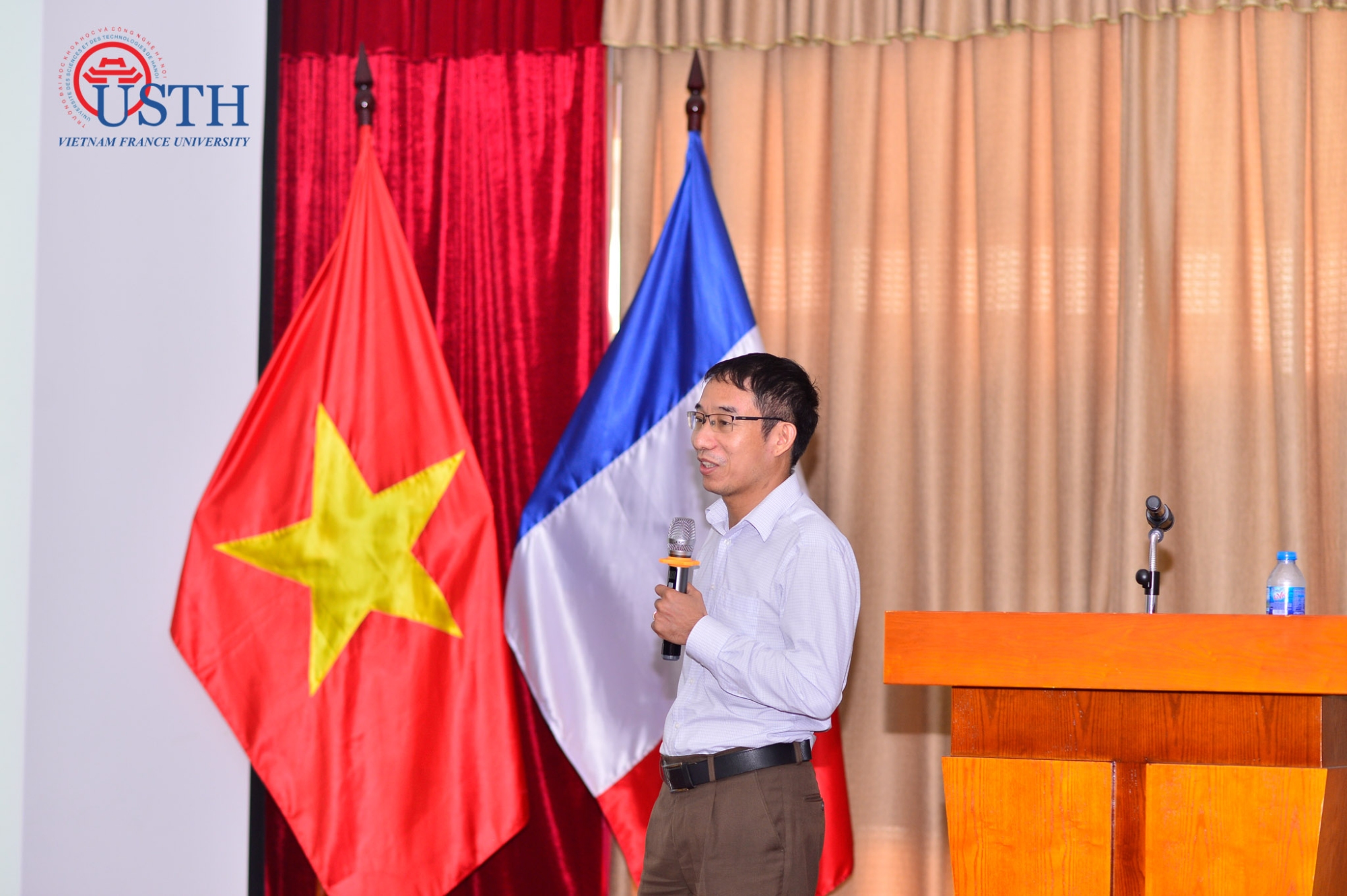 hoi thao nafosted va toa dam chia se kinh nghiem cong bo quoc te 2