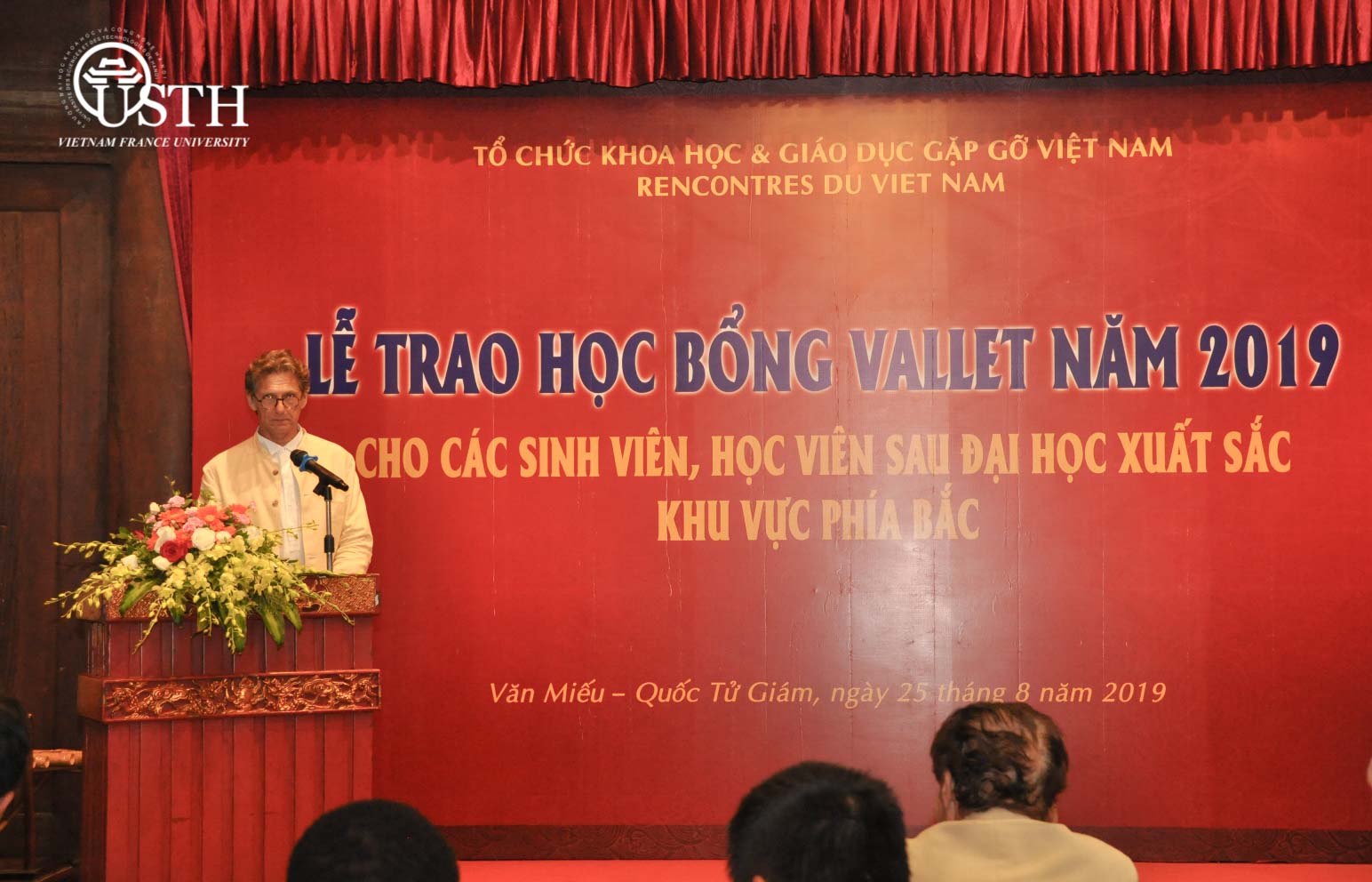 10 Sinh vien usth nhan hoc bong odonvallet