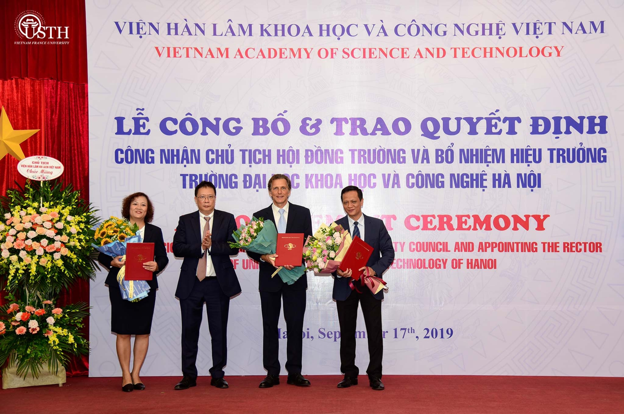 le cong nhan chu tich truong va bo nhiem hieu truong usth 3