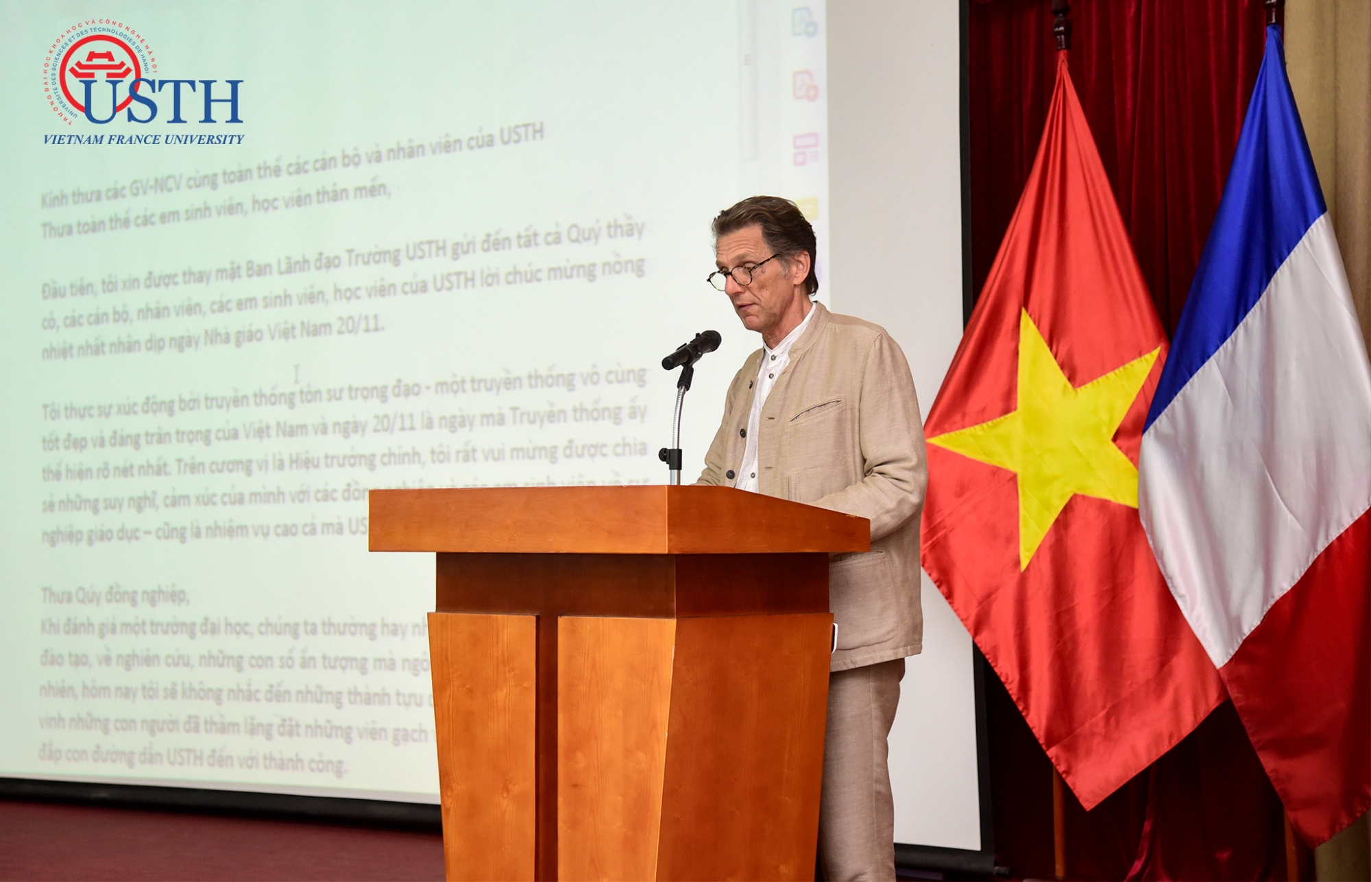 usth chao mung ngay nha giao viet nam 20 11