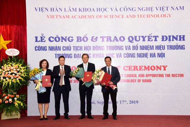GS.VS Châu Văn Minh, Chủ tịch Viện Hàn lâm Gôd88 tỷ lệ cược cao Việt Nam trao các quyết định bổ nhiệm Chủ tịch 126Good88 game giải trí đỉnh cao trường và 2 Hiệu trưởng trường ĐH Việt Pháp