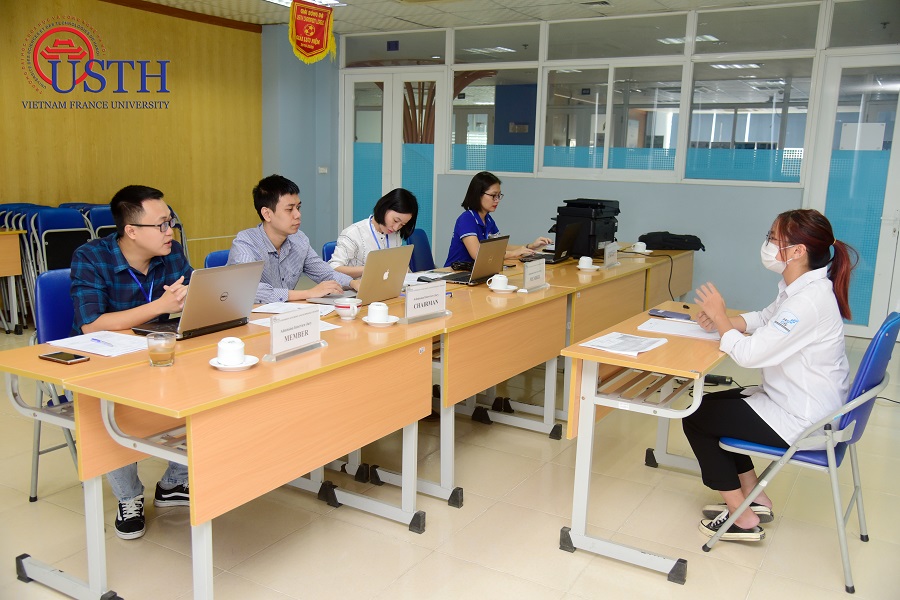 phong-van-tuyen-sinh-dot-5-nam-2020