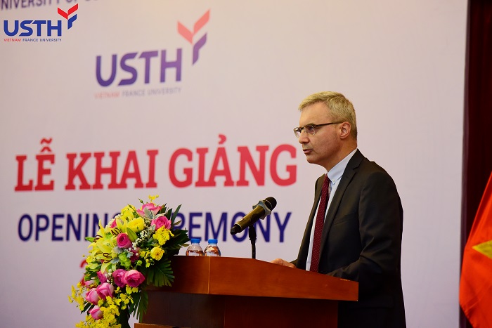 usth khai giang nam học 2020 2021 3