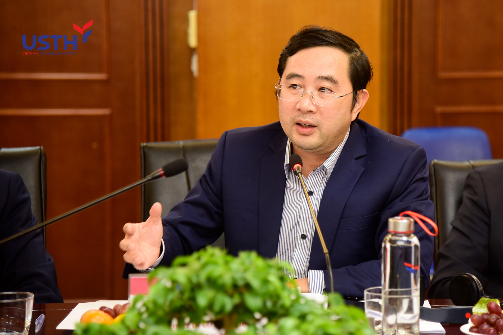 Hoi dong truong Goodd889 cá cược trực tuyến VI