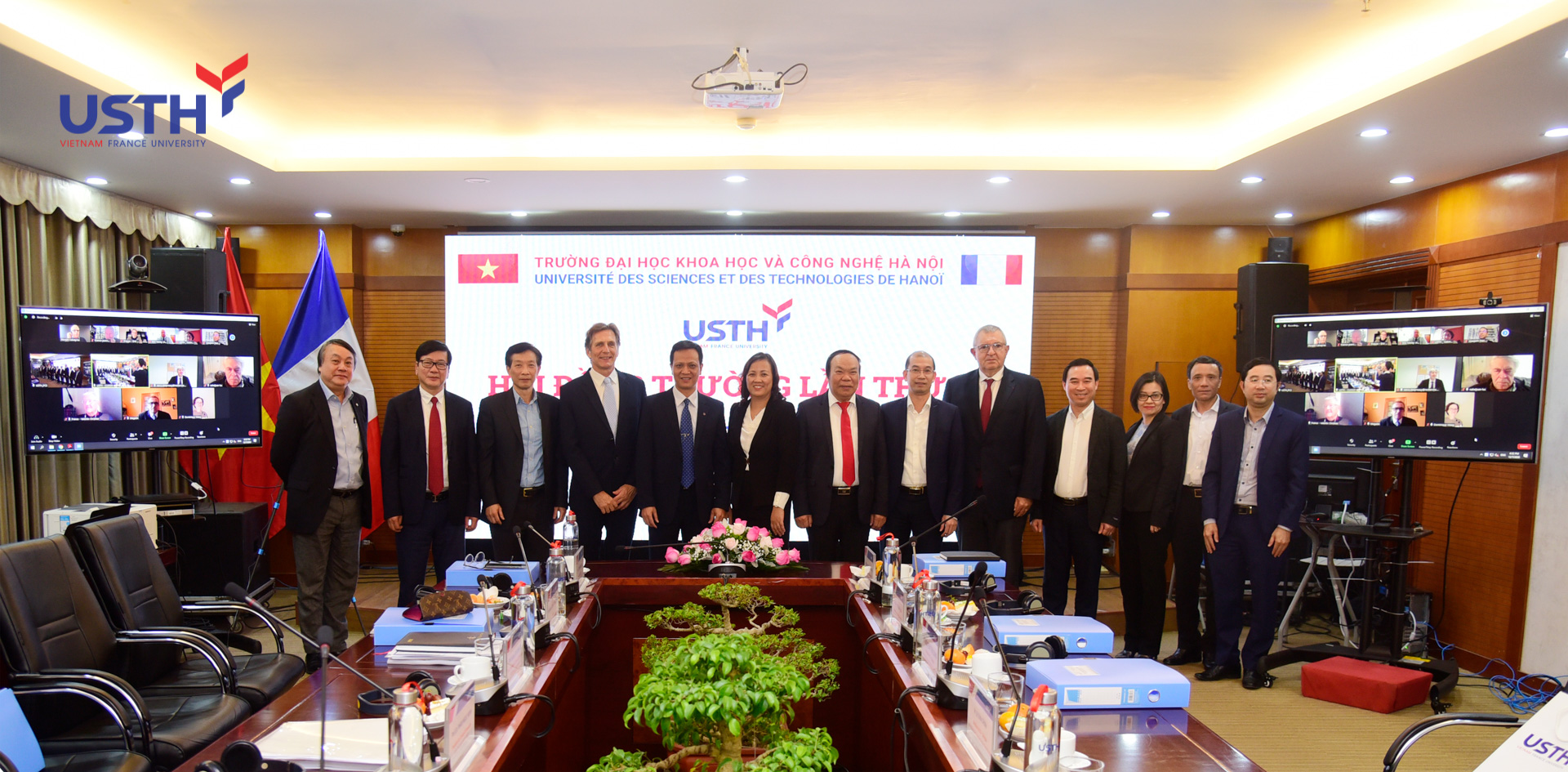 usth to chuc thanh cong ky hop hoi dong truong lan thu vi