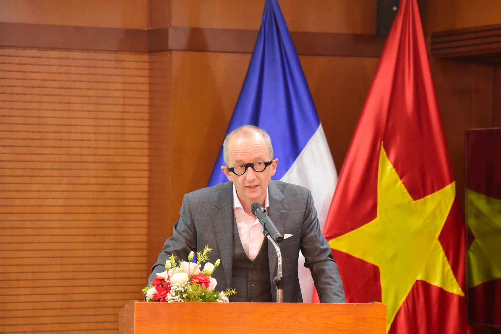 GS. GS. Jean Marc Lavest - Hiệu trưởng chính Đăng Nhập Good88.com Link Nhà cái Good888