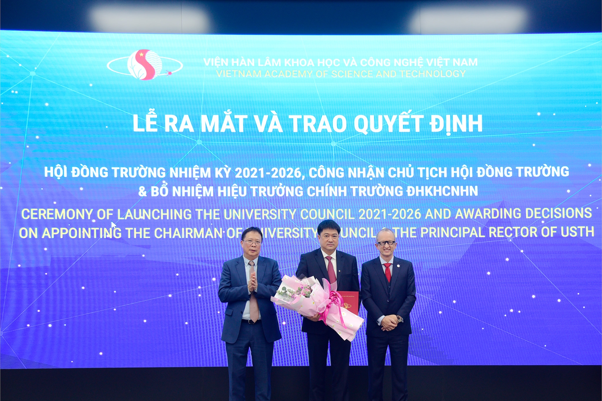 GS VS Châu Văn Minh trao quyết định công nhận Chủ tịch 126Good88 game giải trí đỉnh cao trường cho GS Chu Hoàng Hà