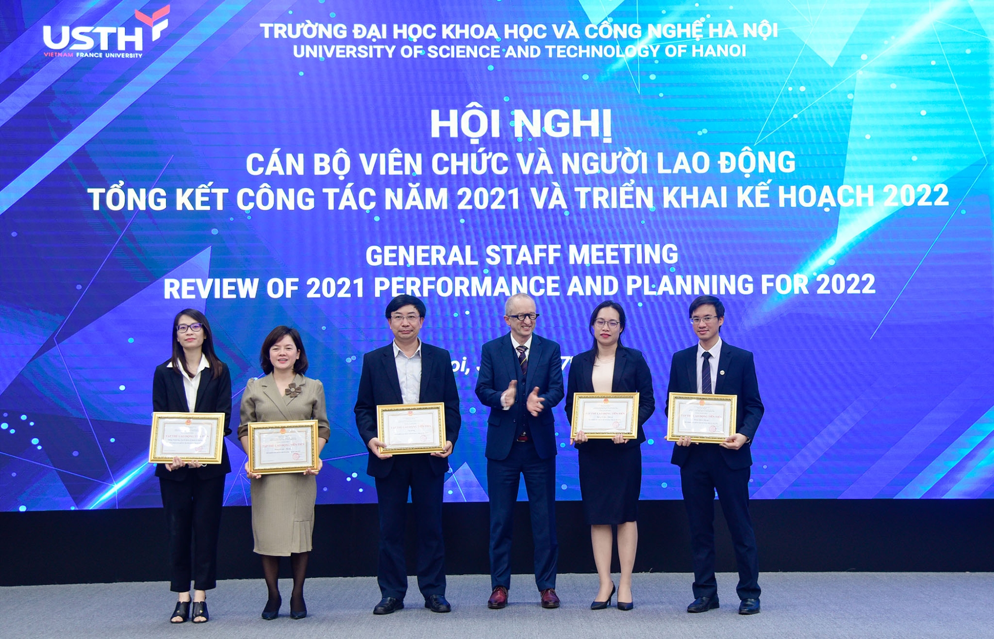 Hoi nghi tong ket nam 2021 (8)