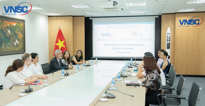 Goodd889 cá cược trực tuyến VNSC sign MoU
