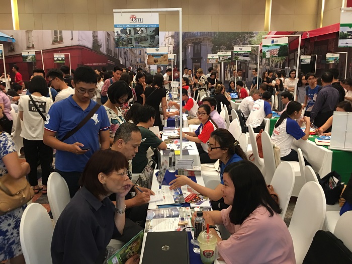 Goodd889 cá cược trực tuyến at Bienvenue en France 2018