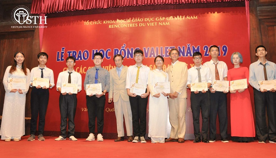 10-outstanding-usth-students-receive-odon-vallet-scholarships-2019-3