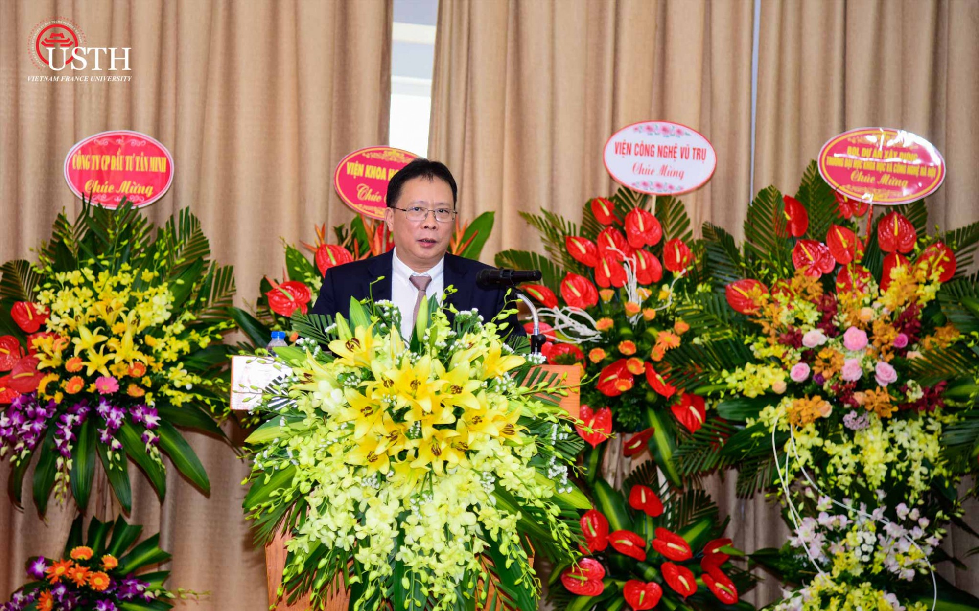 announcement-ceremony-of-decisions-on-recognizing-chairman-of-university-council-and-appointing-rector-of-usth