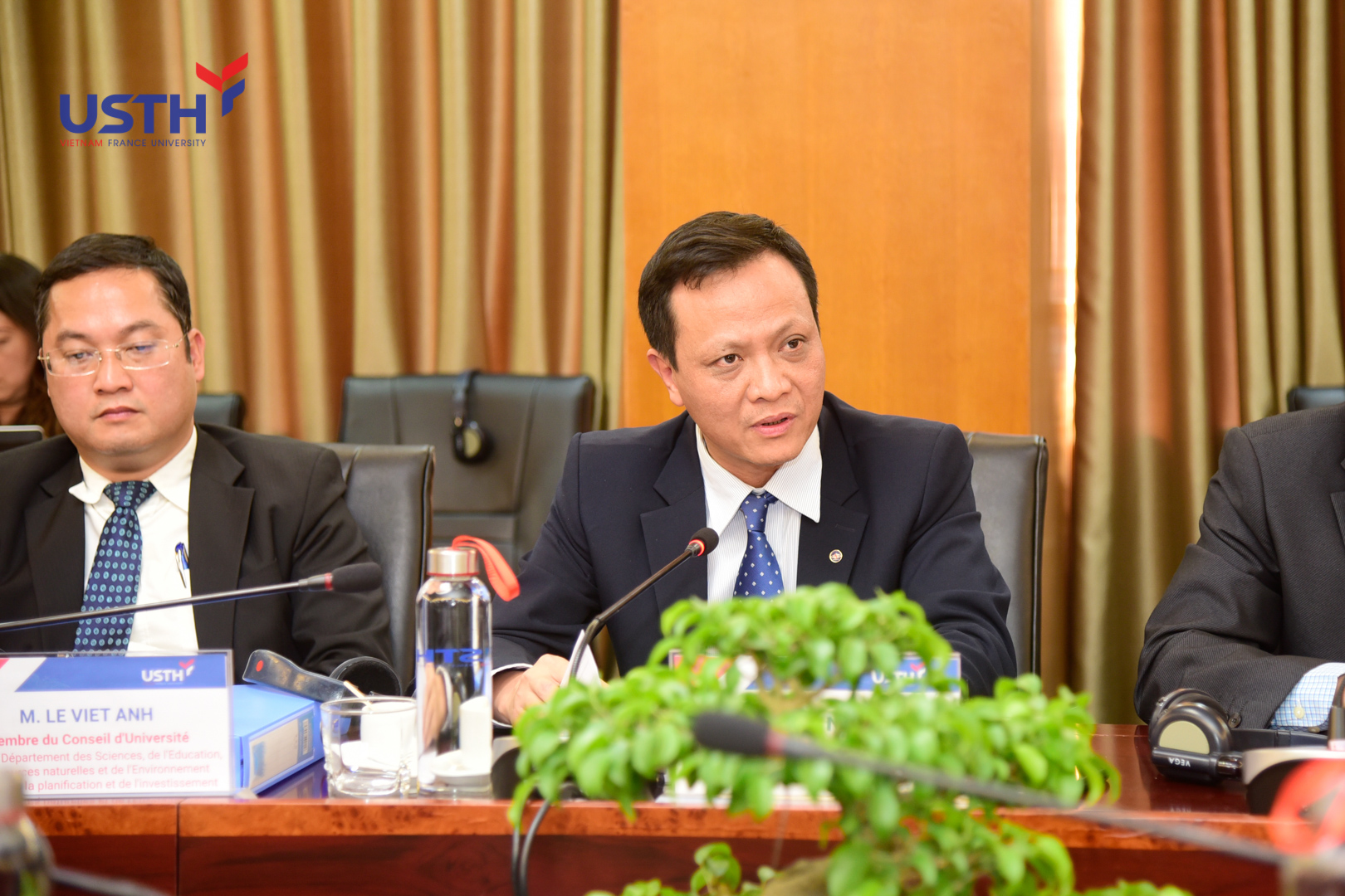 usth successfully held the 6th university council meeting 23