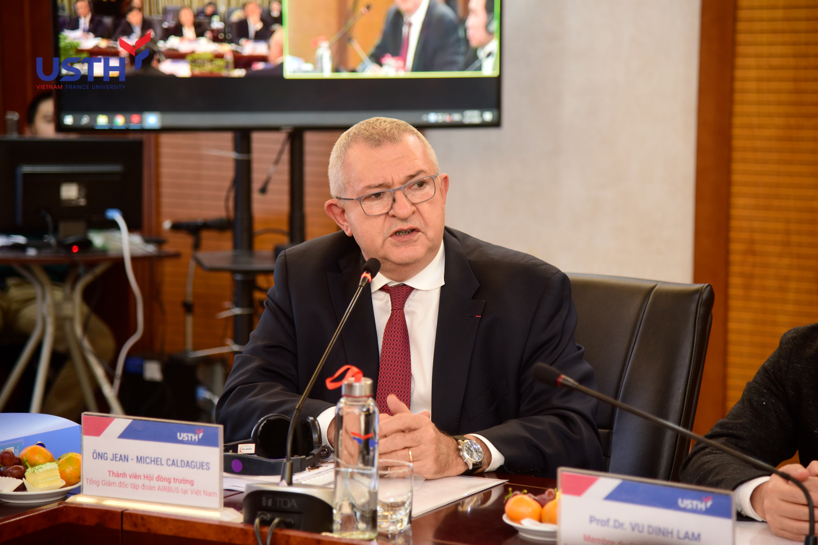 usth successfully held the 6th university council meeting 8