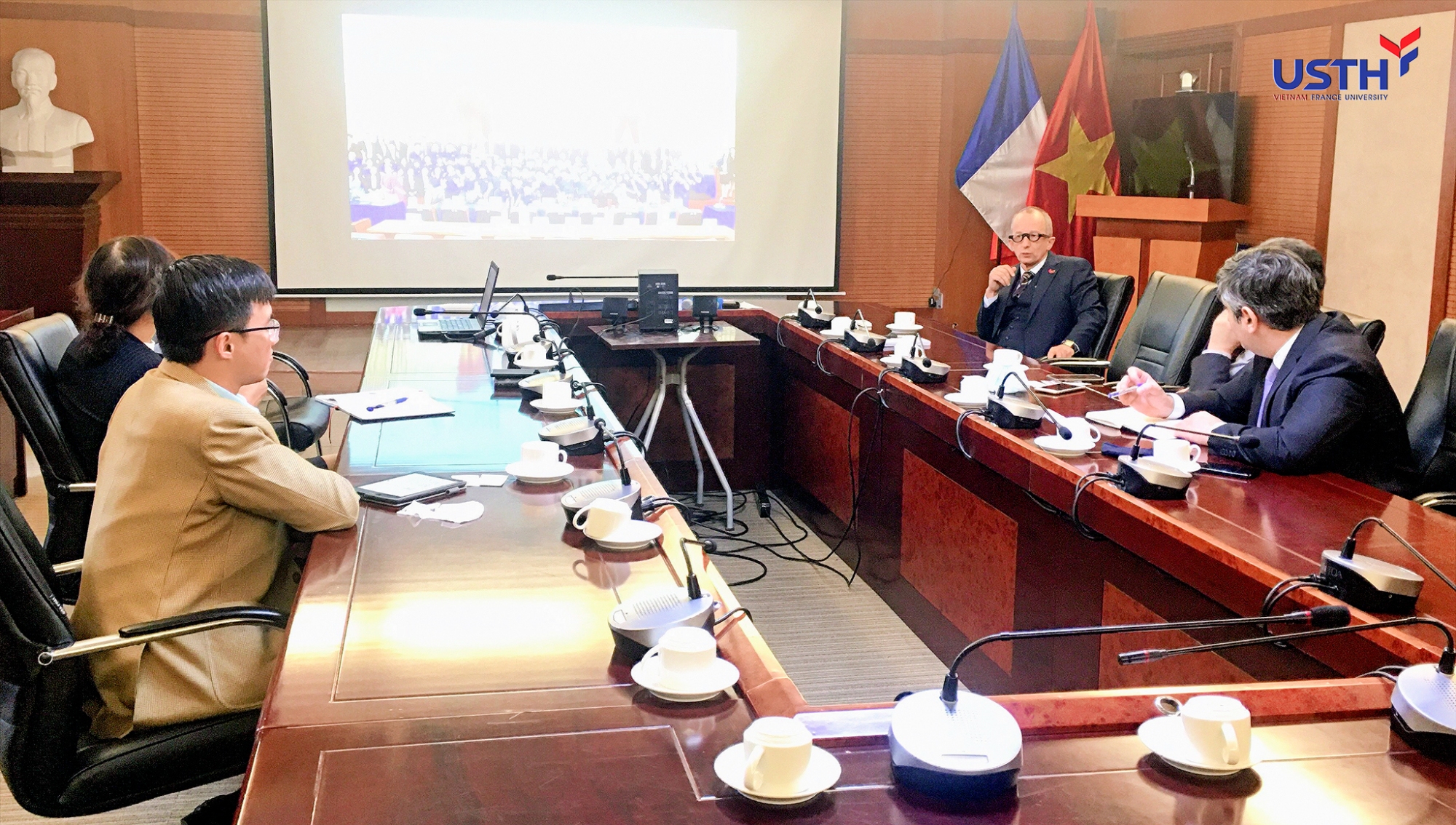 đại sứ Armenia thăm usth 2